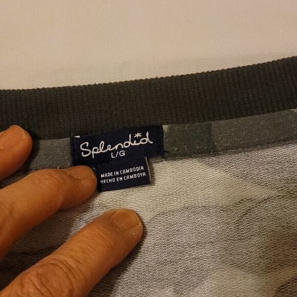 Splendid camo pullover size large - Picture 5 of 8